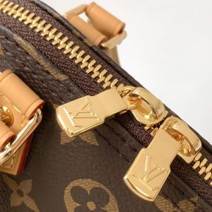 M82717